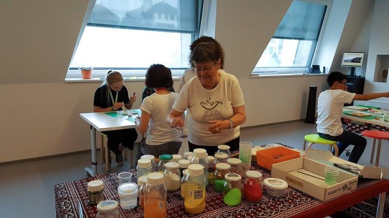 Edith et les bocaux de sable