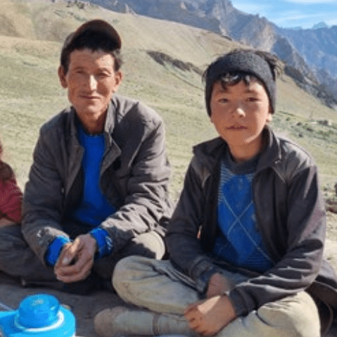 Son père, Tsering Motup avec Tchenga et Lori